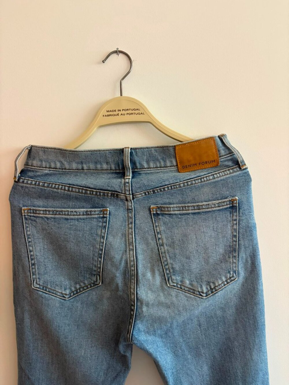 Aritzia Denim Forum The Yoko High Rise Slim Jeans | Light Wash | Size 27 - Picture 3 of 4